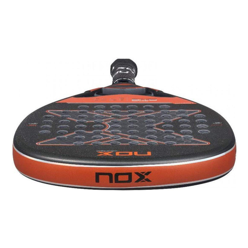 Pala Nox AT10 Genius Attack 12K: Potencia y Rendimiento Superior en Padel